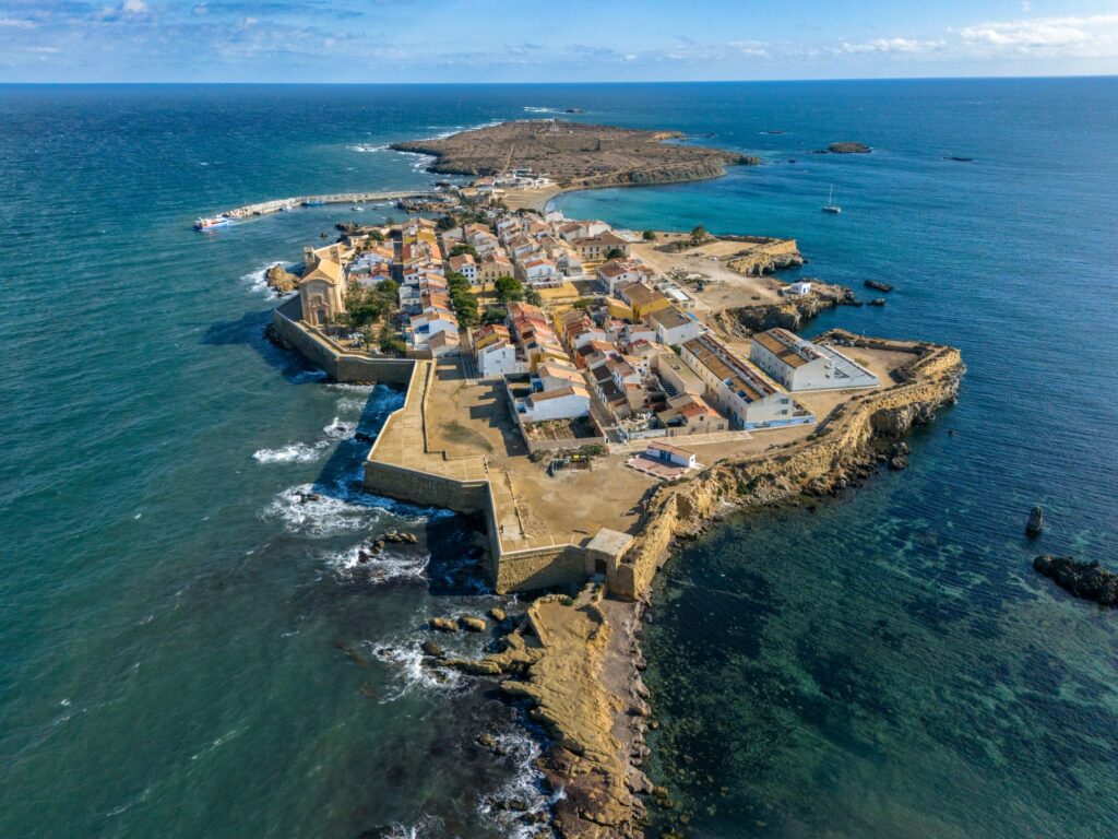 Insel Tabarca aus der Luft fotografiert