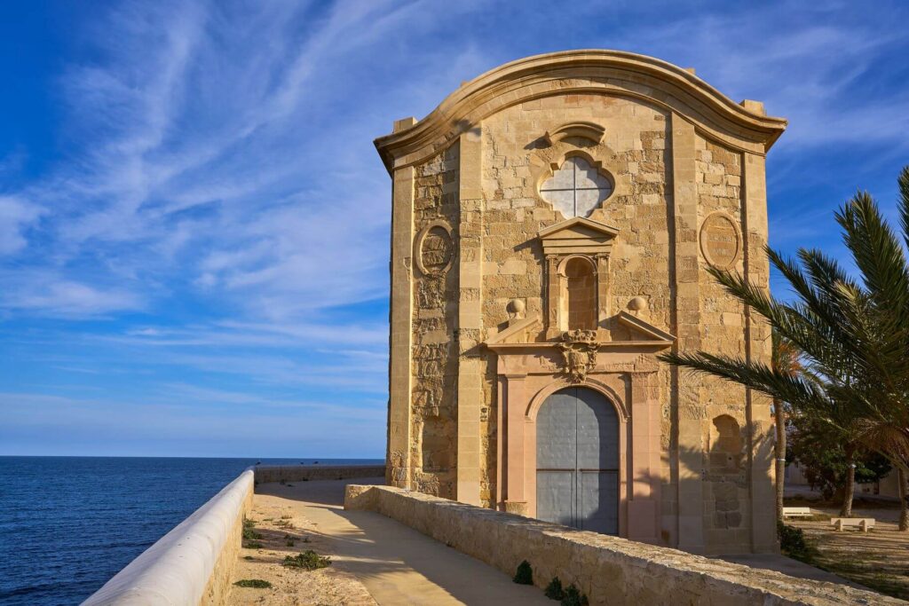 Kirche San Pedro y San Pablo von der Seite