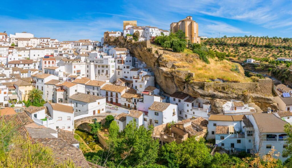 Setenil de las Bodegas Aussicht aufs Dorf